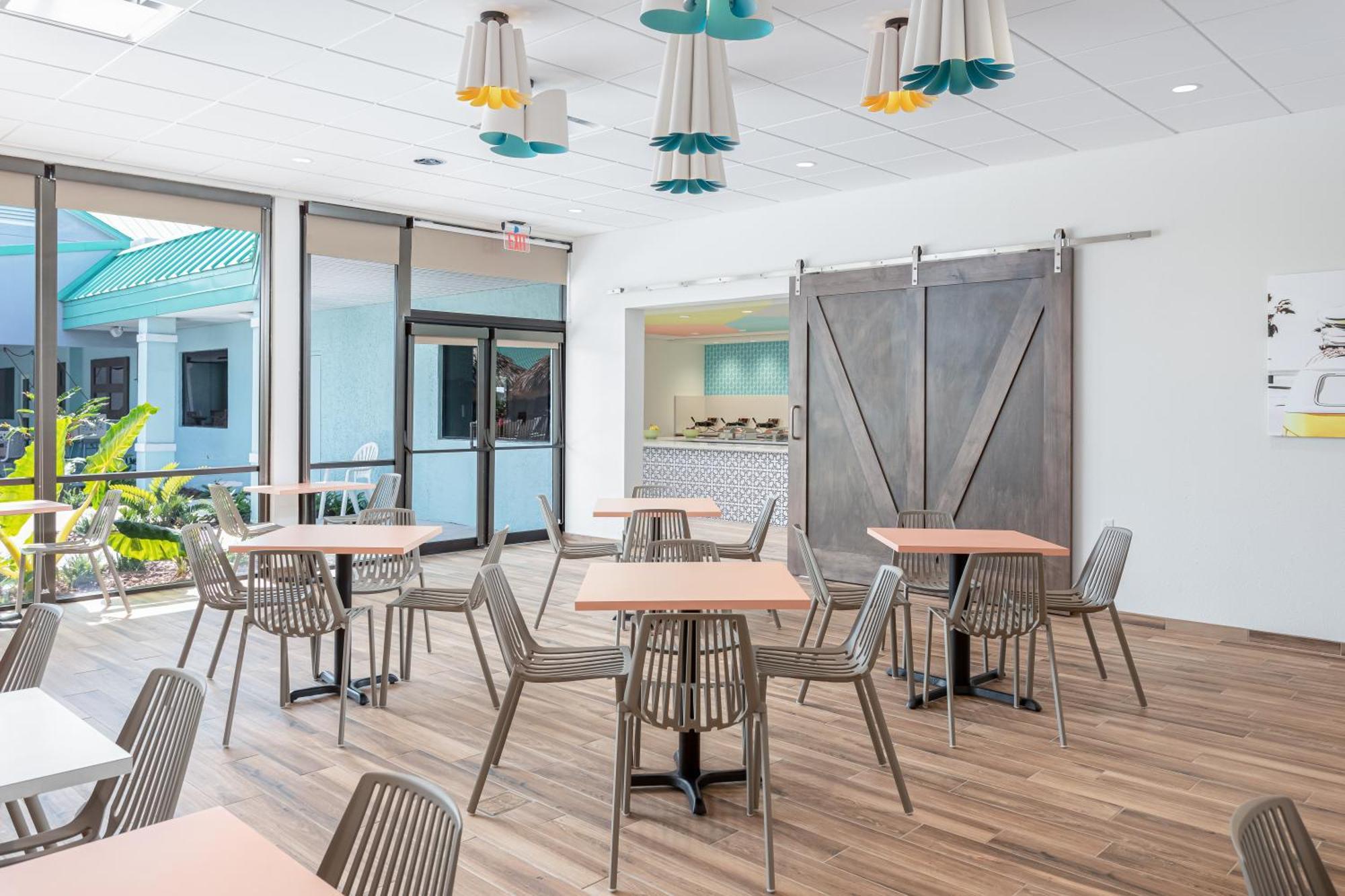 קוקו ביץ' Beachside Hotel And Suites מראה חיצוני תמונה
