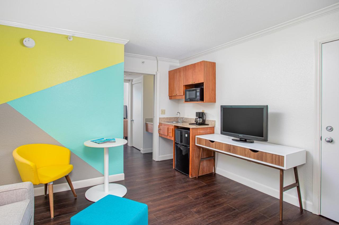 קוקו ביץ' Beachside Hotel And Suites מראה חיצוני תמונה